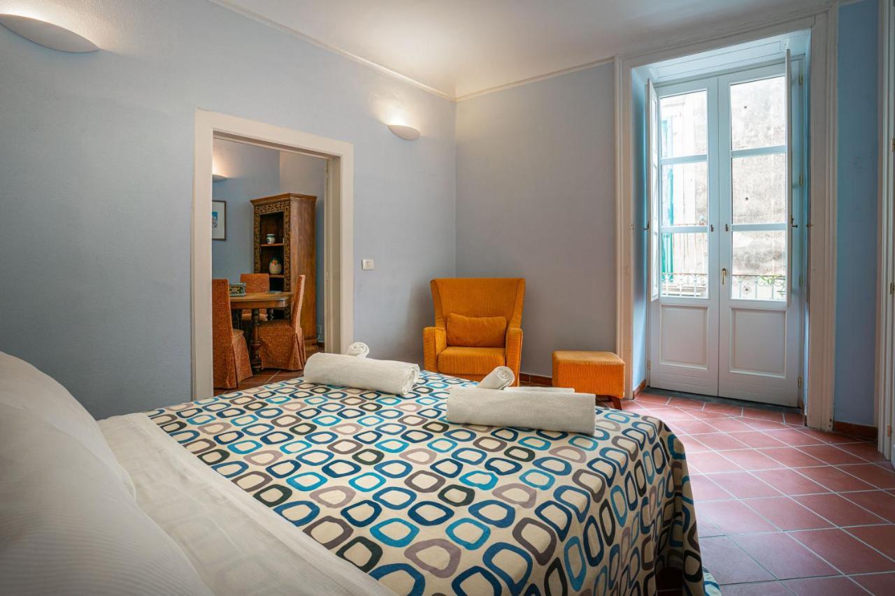 I Tre Balconi Di Via Roma Apartment Szirakúza Kültér fotó